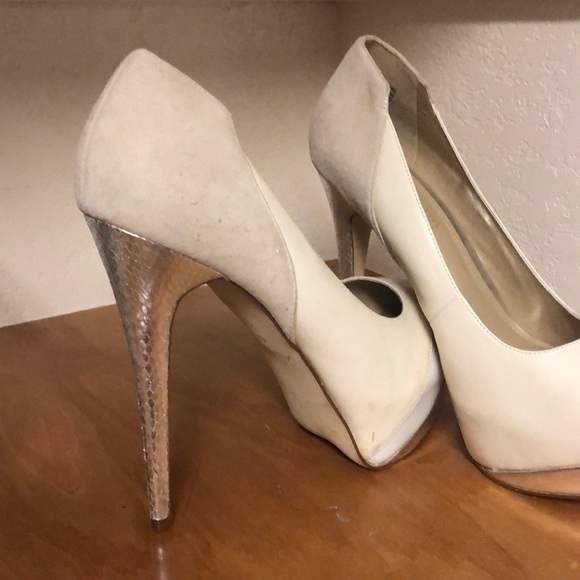 Nude, white and silver tall pump - Picture 2 of 4